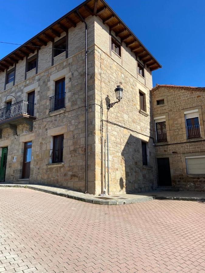 Apartamentos Rurales La Plaza 2 دورويلو دي لا سييرا المظهر الخارجي الصورة